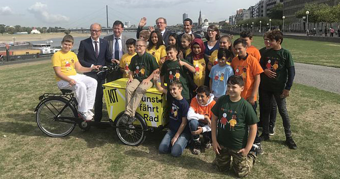 Bernburger Straße bei Presskonferenz zum Weltkindertag